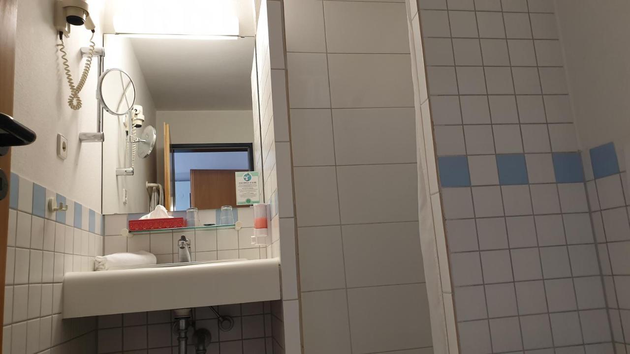 Loewen Hotel Arian Allmersbach im Tal Номер фото